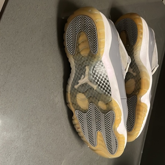 2017 Air Jordan release of Low Cool Grey 11s - Picture 6 of 6